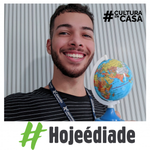 Homem com barba sorrindo