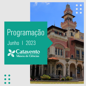 Foto do Palácio das Indústrias com letras brancas informando o mês